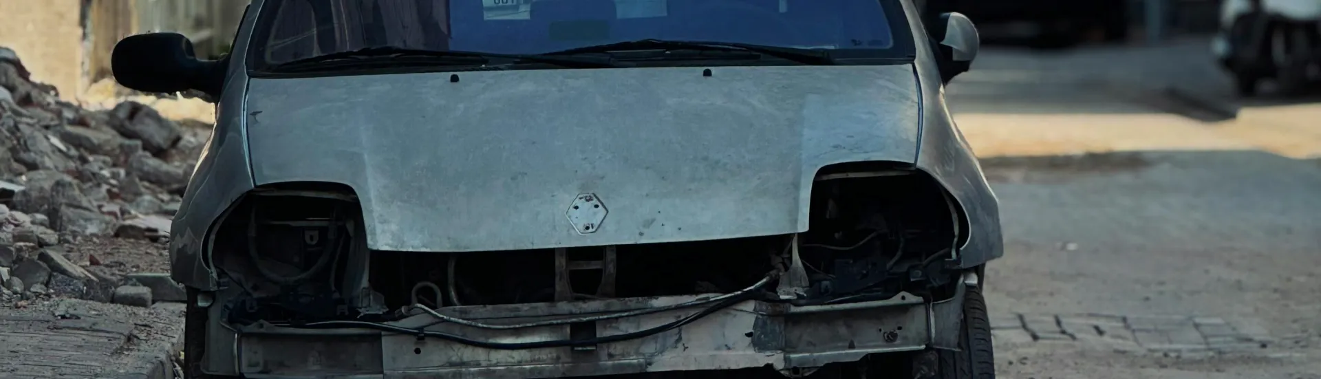 épave d'une renault clio