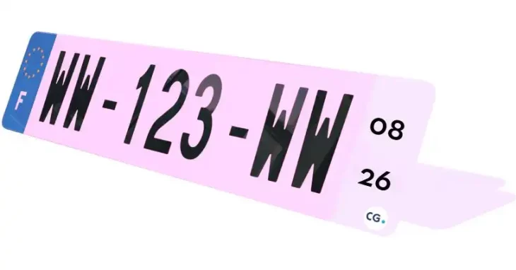 Illustration Pourquoi vos prochaines plaques d’immatriculation seront peut-être roses dès 2026