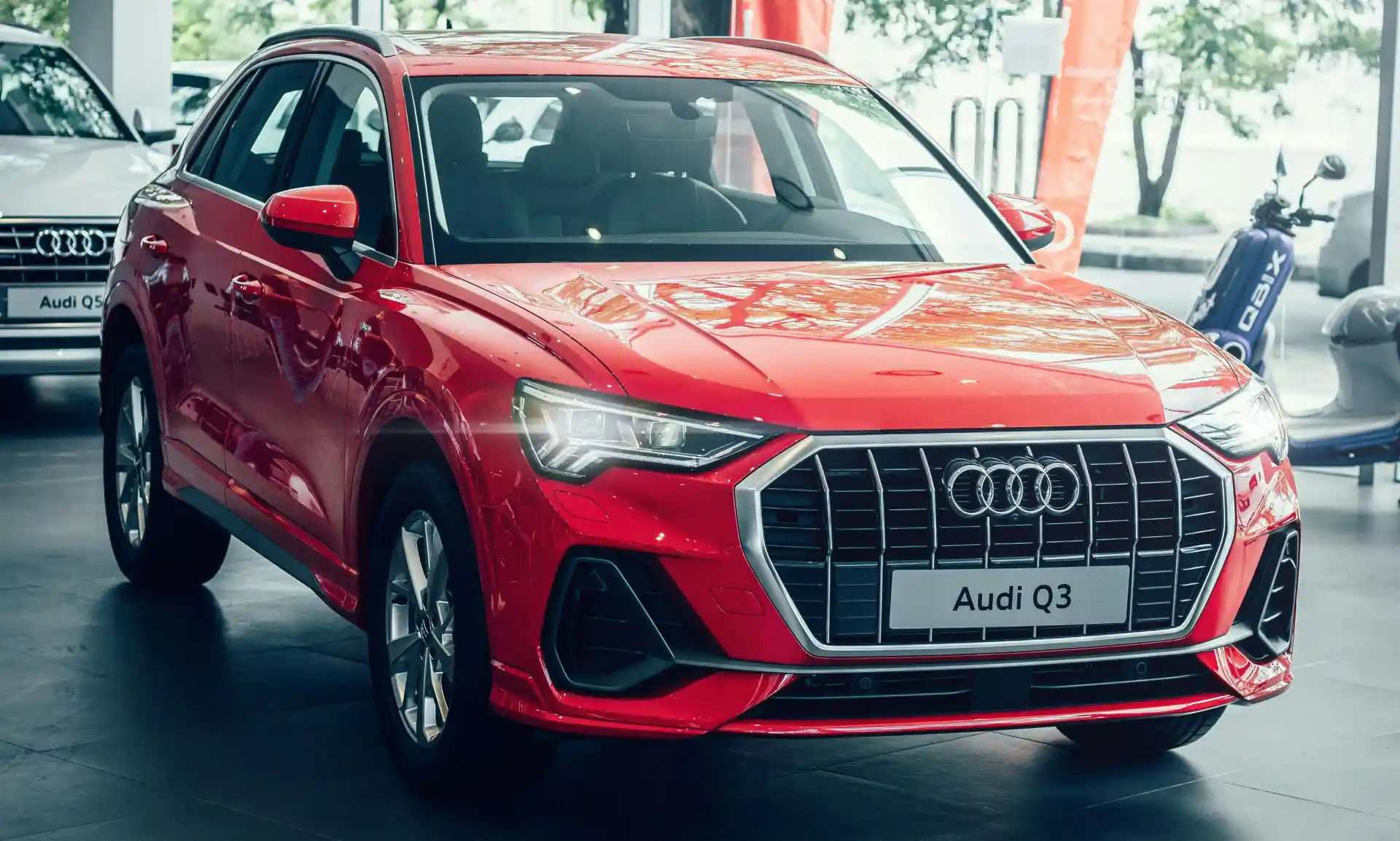 Audi Q3 rouge neuf dans concession